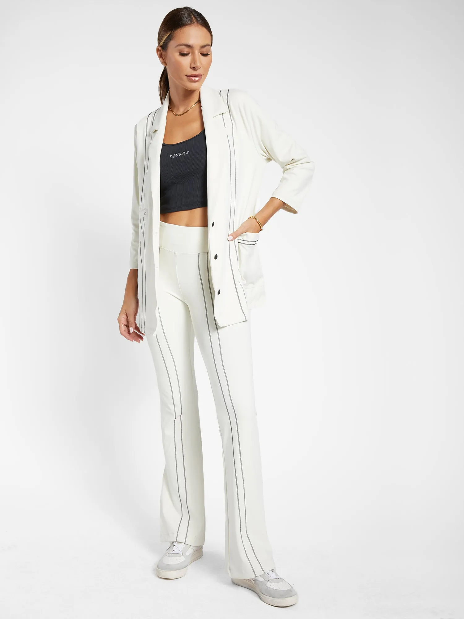 Finesse Blackout Blazer - Macadamia