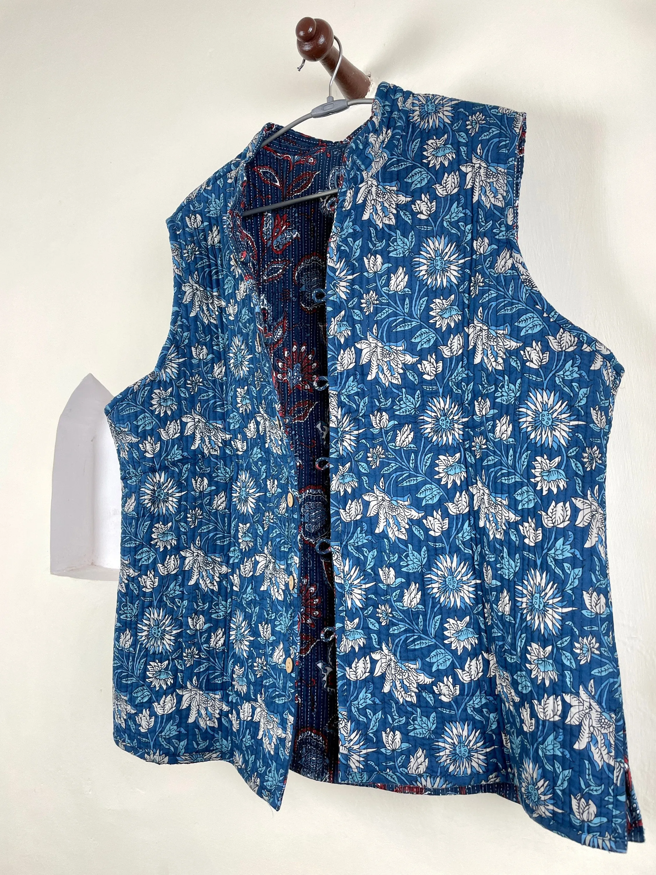 Indian Handmade Quilted Cotton Sleeveless Jacket Blue & Red Stylish Women's Vest, Reversible Waistcoat for Her