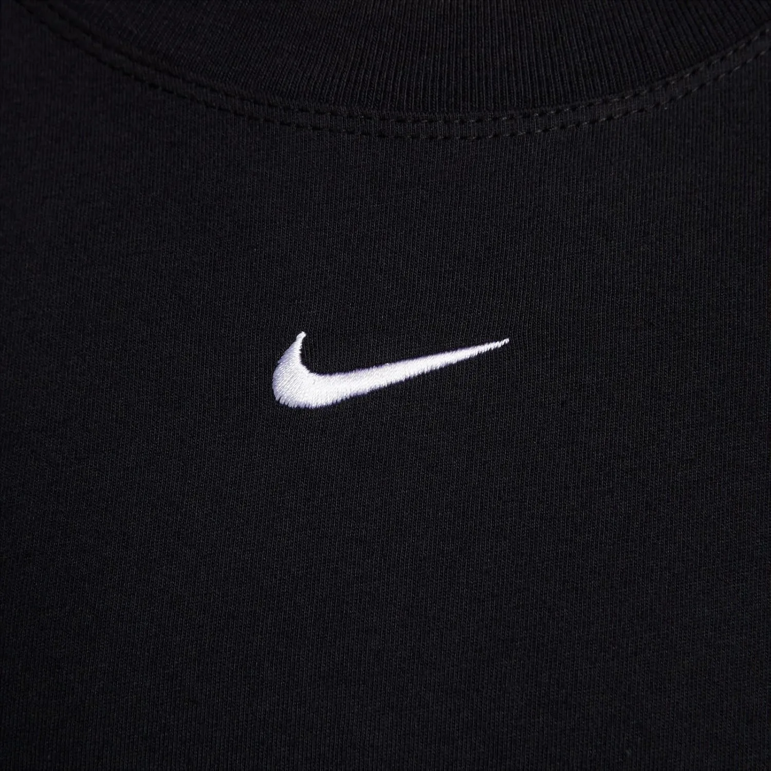 Nike Sportswear Essential Women's T-Shirt (Black/White)