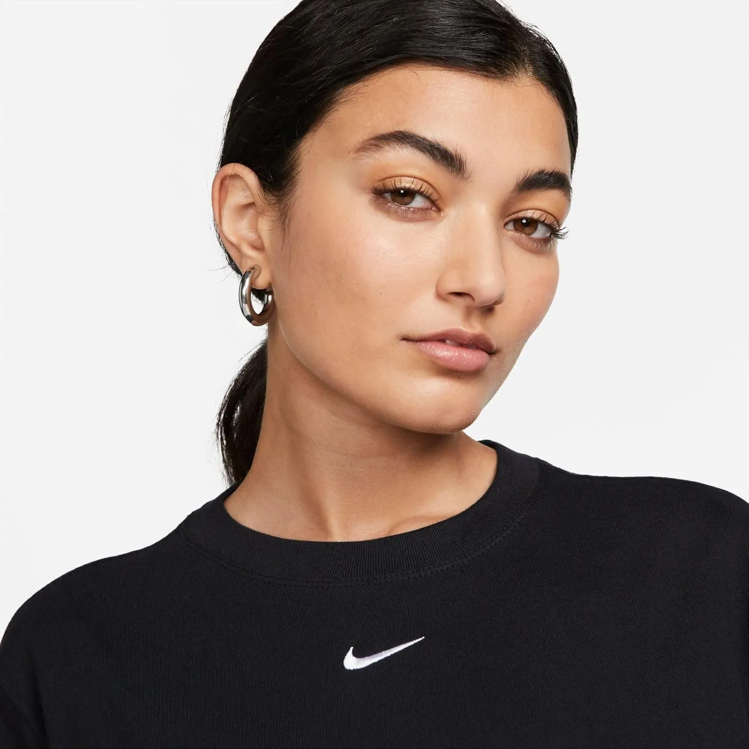 Nike Sportswear Essential Women's T-Shirt (Black/White)