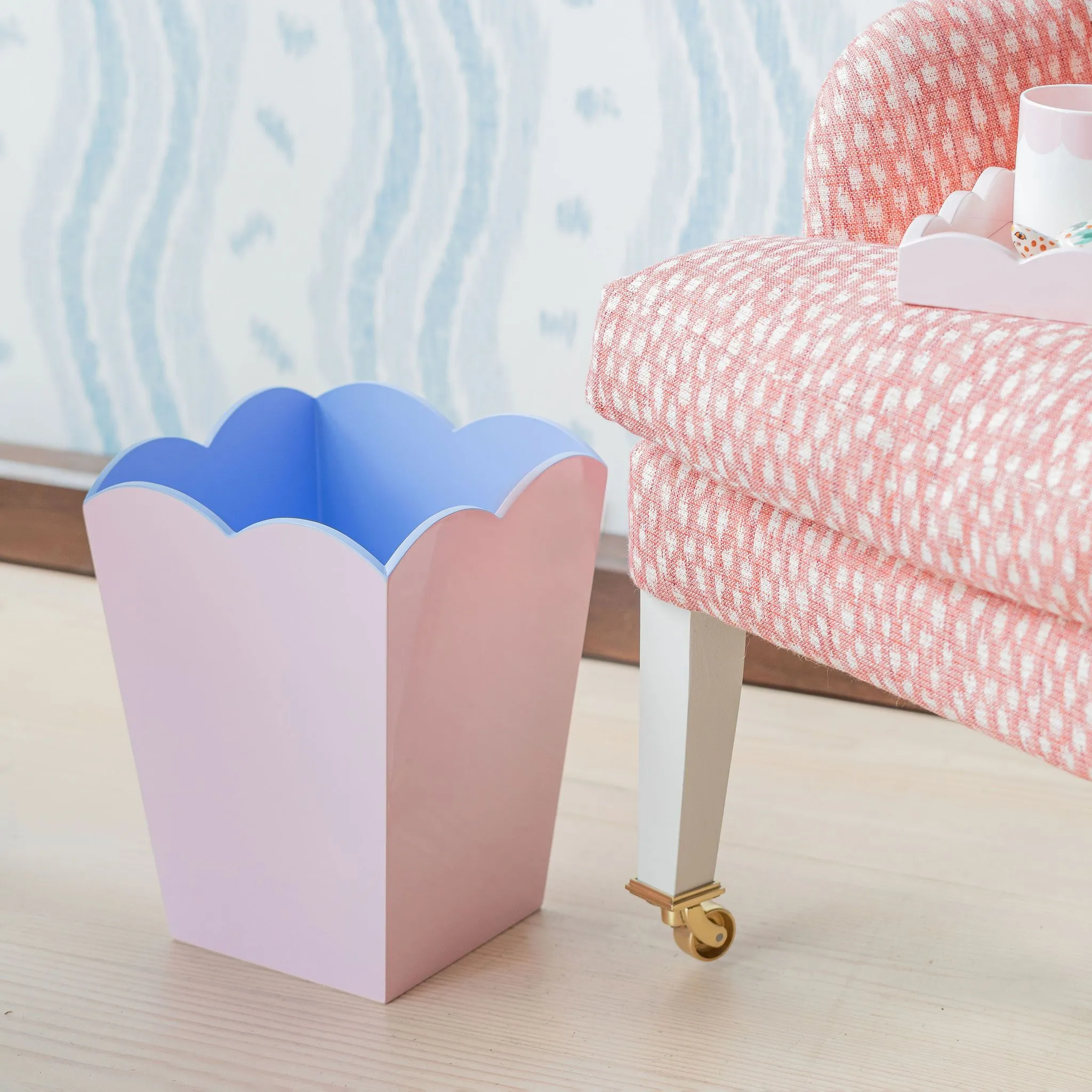 Scalloped Lacquer Bin – Pink & Blue